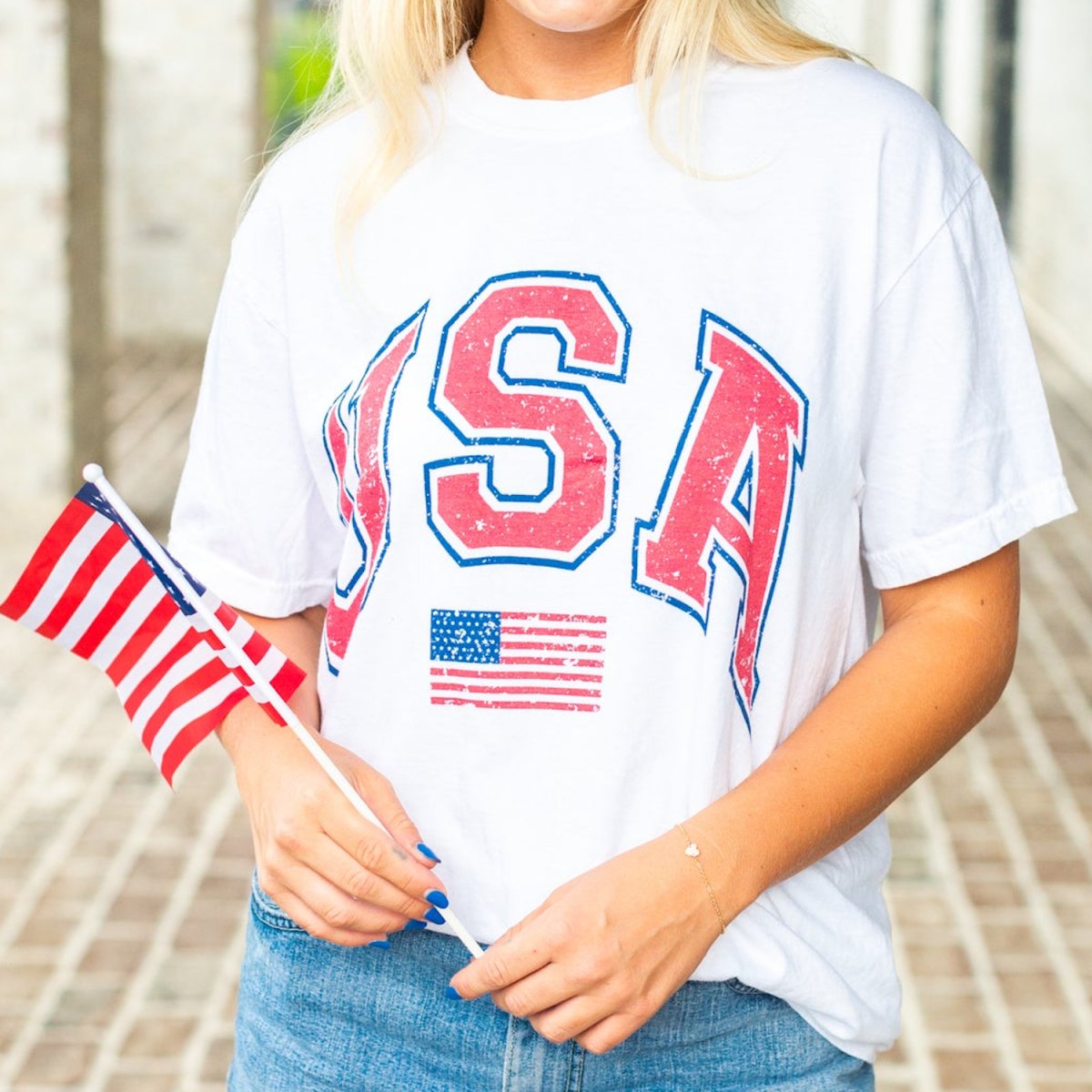 'Distressed USA' T-Shirt - United Monograms