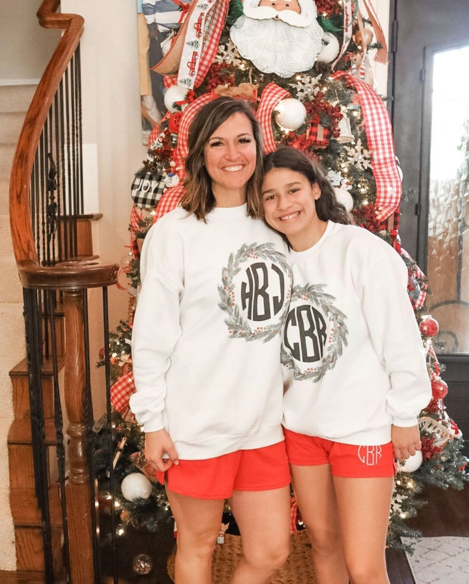 Monogrammed 'Mistletoe Wreath' Crewneck Sweatshirt - United Monograms