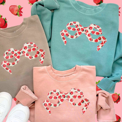 'Strawberry Charm' Appliqué Stitch Cozy Crew - United Monograms