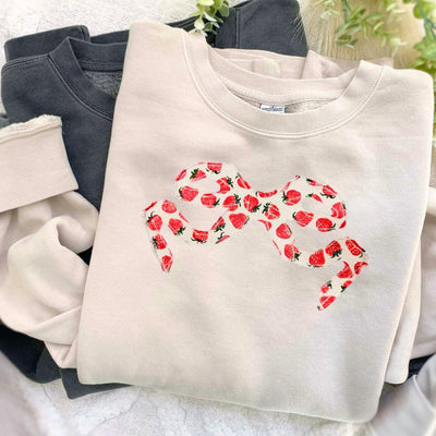 'Strawberry Charm' Appliqué Stitch Cozy Crew - United Monograms