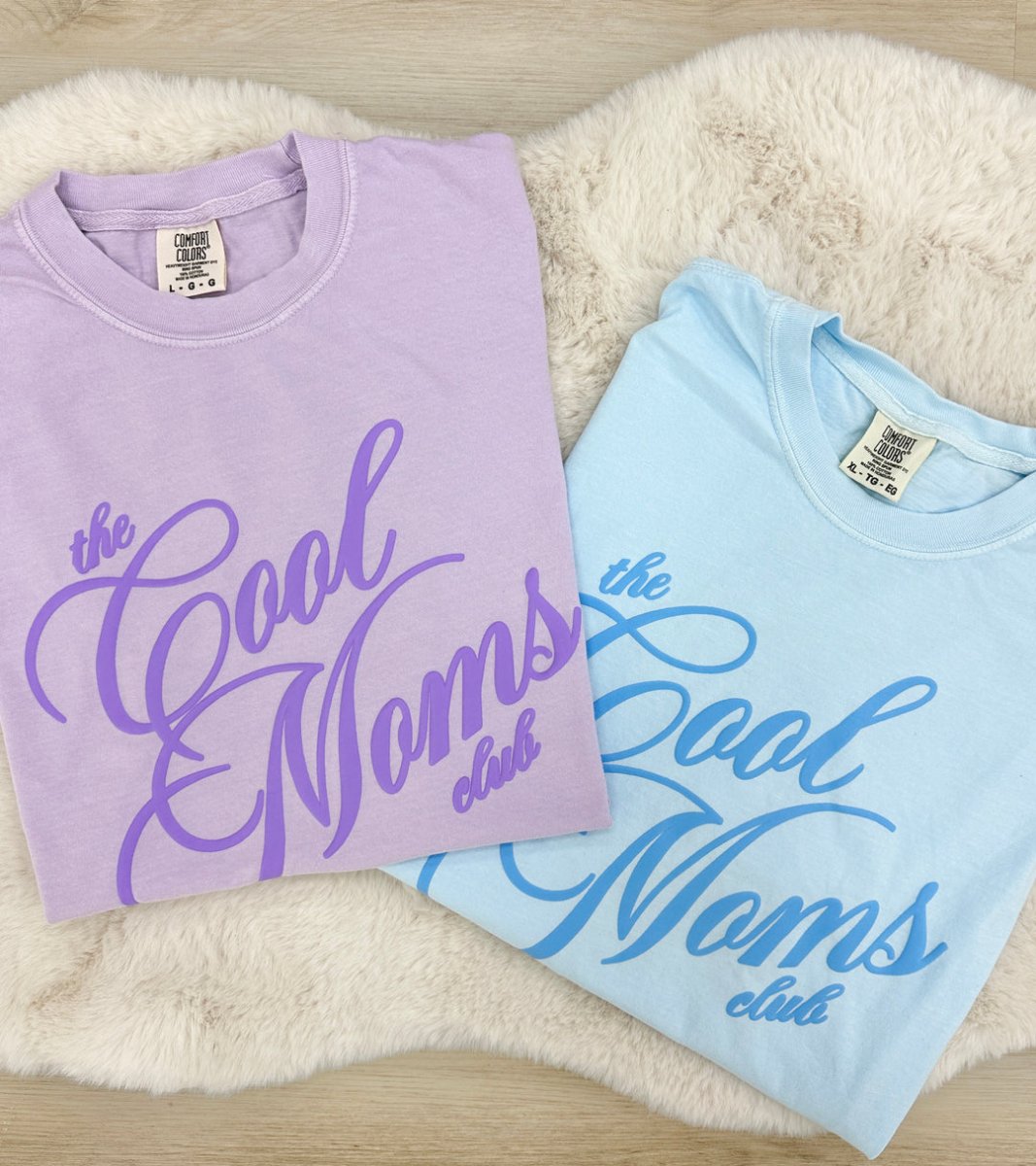 'The Cool Moms Club' PUFF T-Shirt - United Monograms