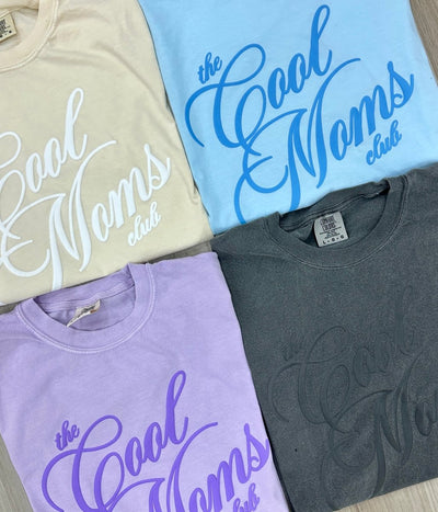 'The Cool Moms Club' PUFF T-Shirt - United Monograms