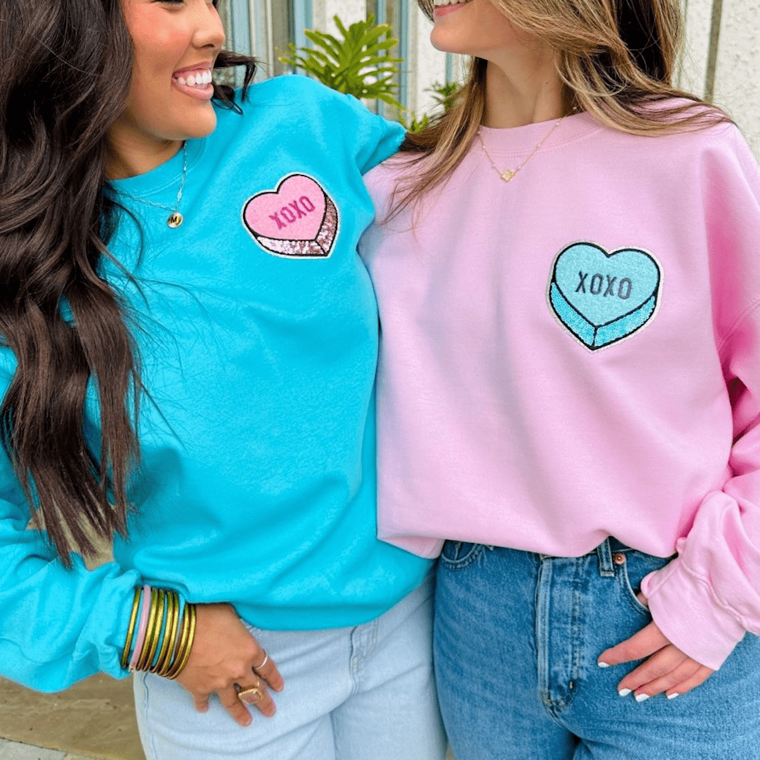 'Tiffany Blue XOXO Candy Heart' Letter Patch Crewneck Sweatshirt - United Monograms